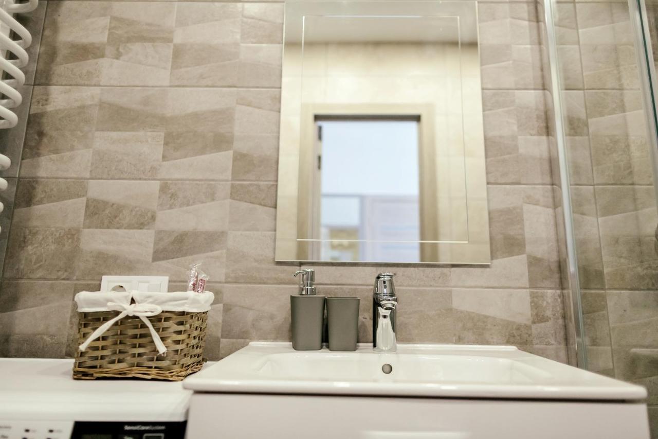 Lara Apartament 2 Appartement Lviv Buitenkant foto